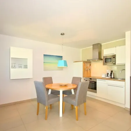 Apartment Strandnahe Fewo: Beachside Retreat With Terrace And Access