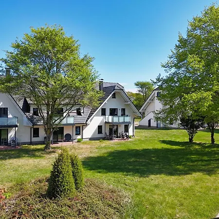 Strandnahe Mit Terrasse, Gratis Nutzung Vom Ahoi Erlebnisbad Und Sauna In Sellin - Rex Rugia 30-2 Lobbe